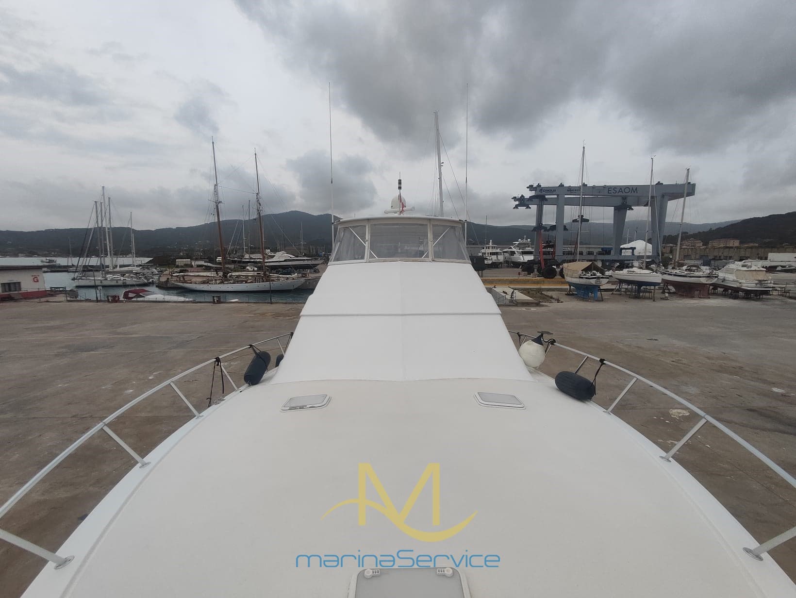 Hatteras 54 Convertible - Deck View Hatteras 54 Convertible - Deck View