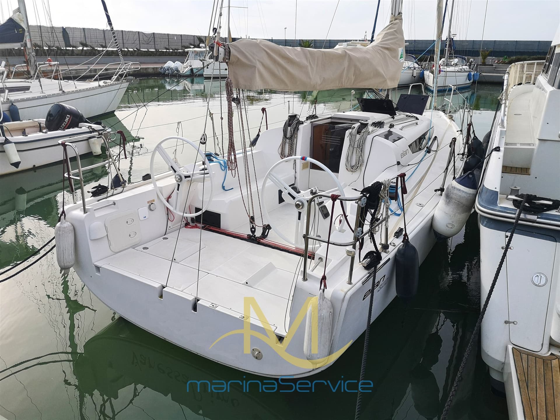 Elan Line 320 - Interior View Elan Line 320 - Interior View