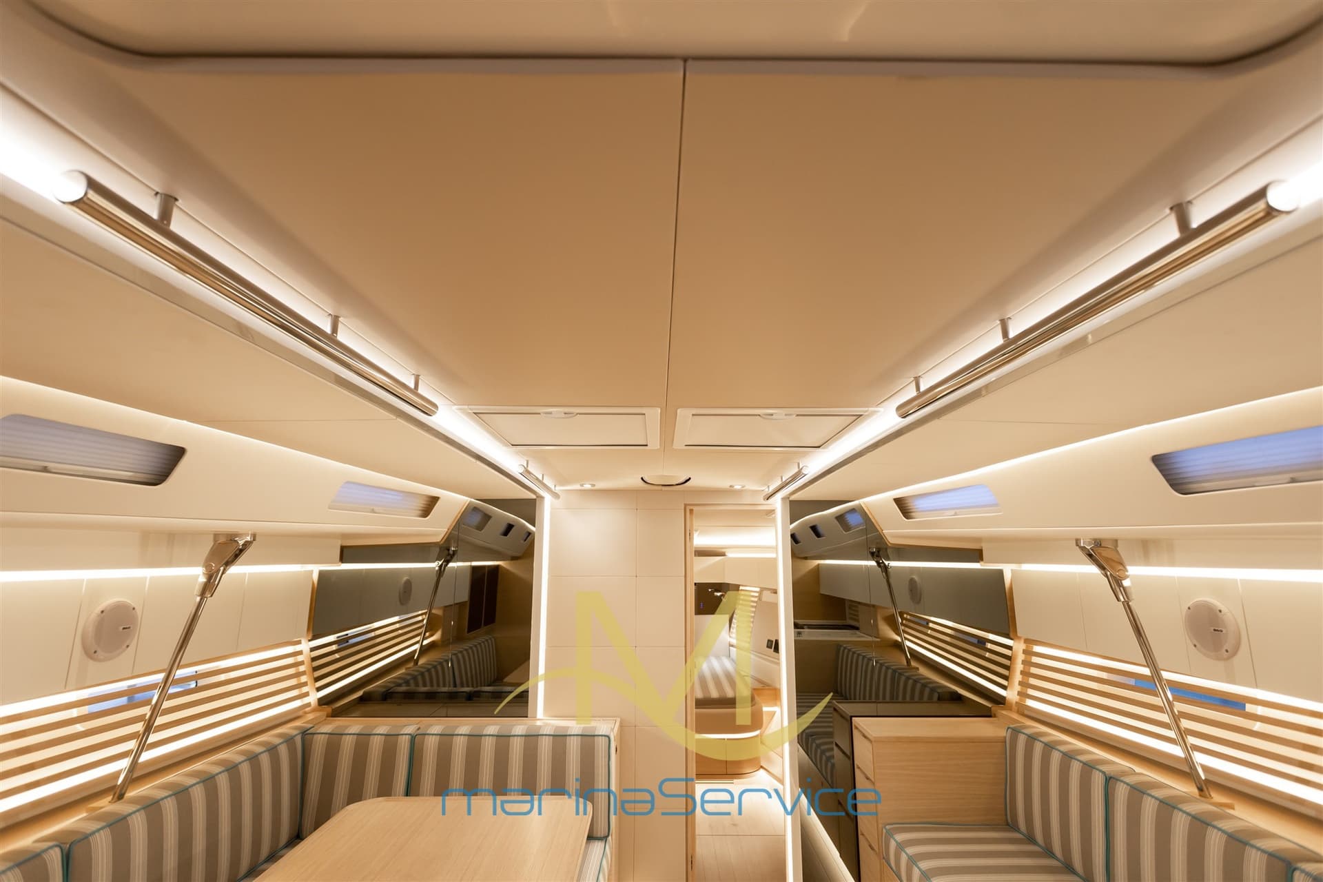 Italia Yachts Italia 16.98 used - hero image 12