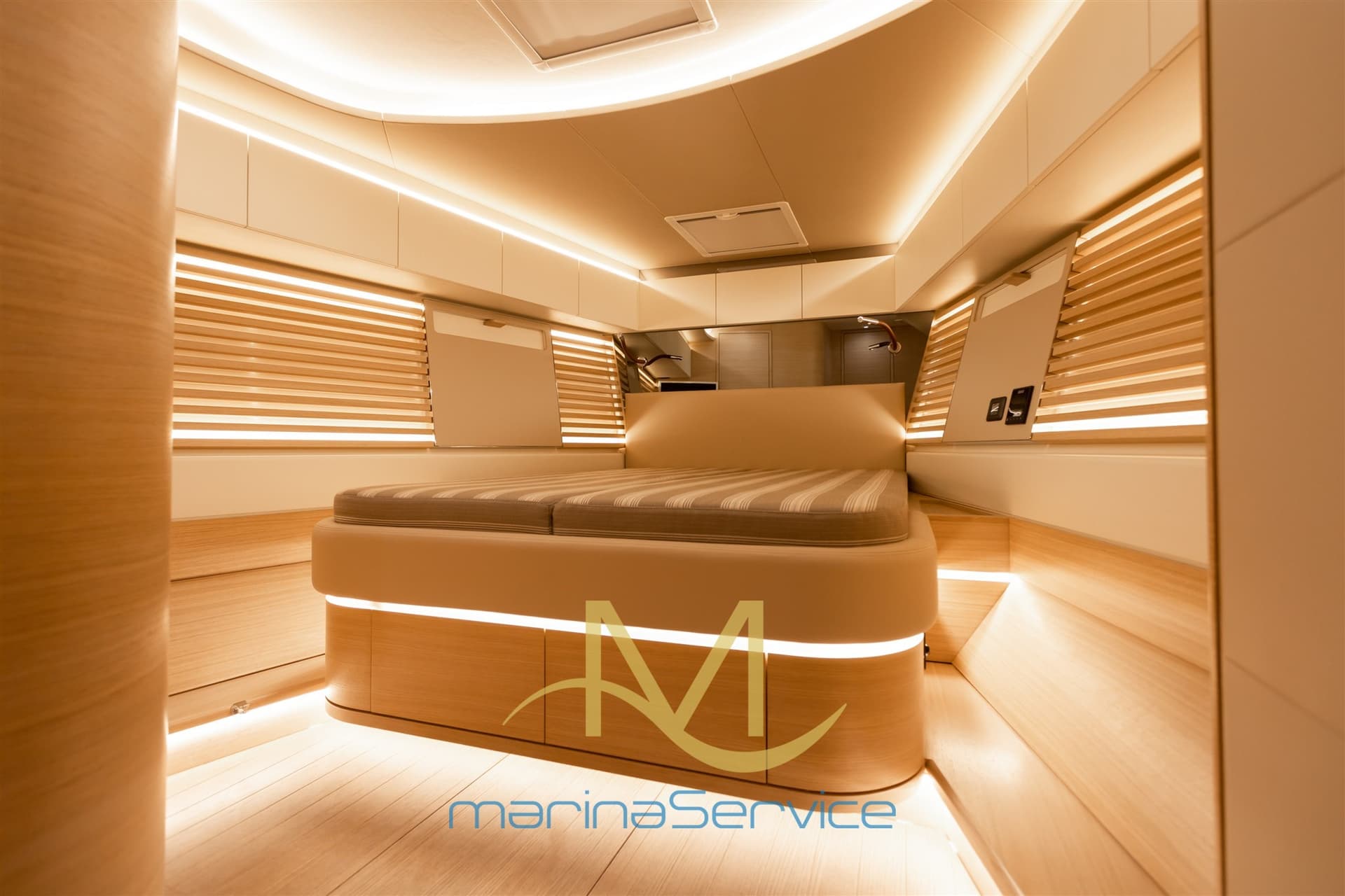 Italia Yachts Italia 16.98 used - hero image 8