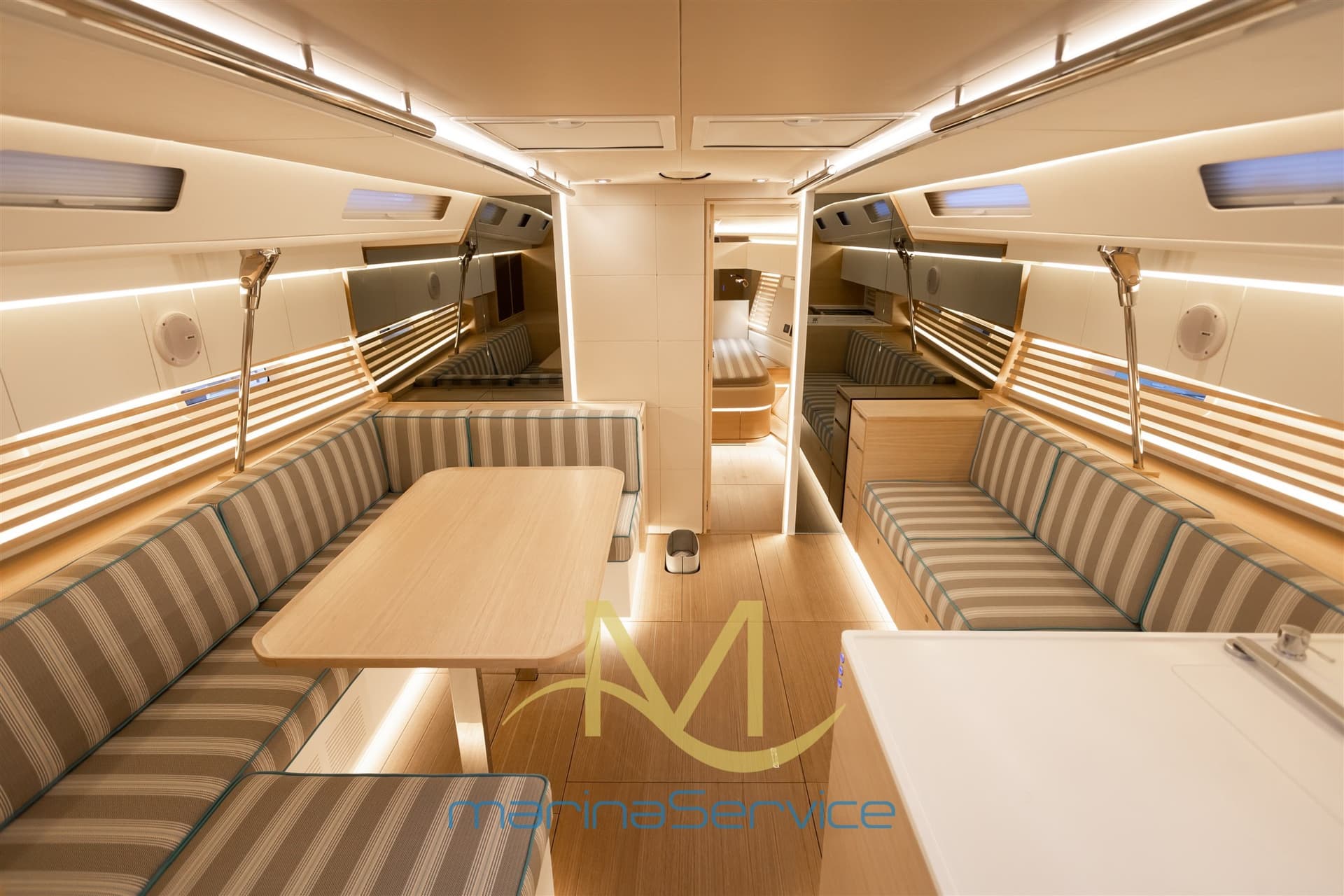 Italia Yachts Italia 16.98 used - hero image 5