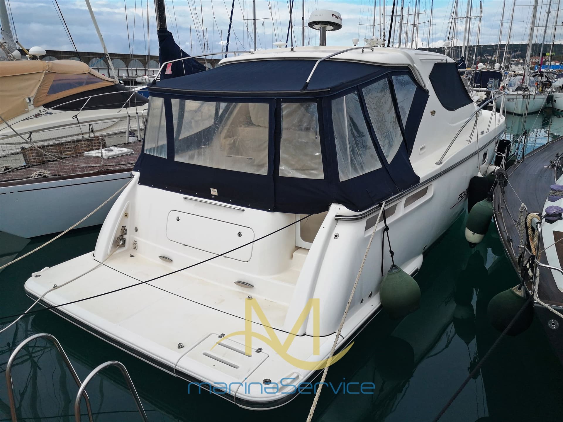 Tiara Yachts 4300 Sovran - Interior View Tiara Yachts 4300 Sovran - Interior View