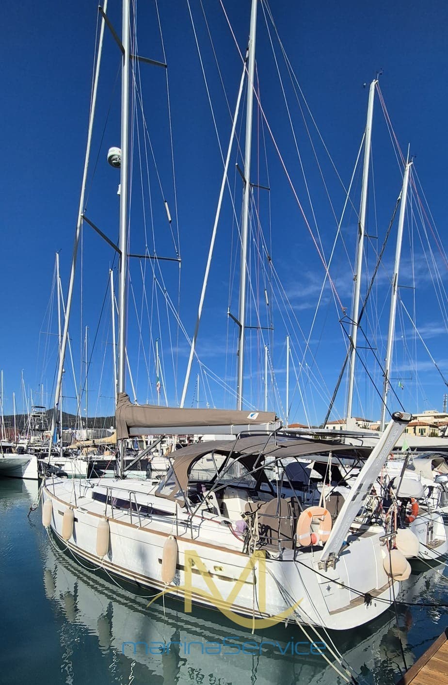 Jeanneau Sun Odyssey 439 - Main View Jeanneau Sun Odyssey 439 - Main View