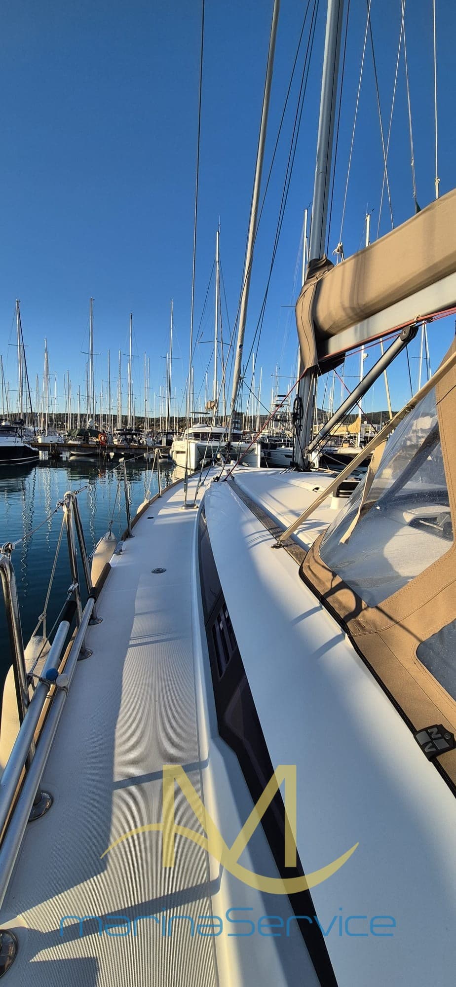Jeanneau Sun Odyssey 439 - Interior View Jeanneau Sun Odyssey 439 - Interior View