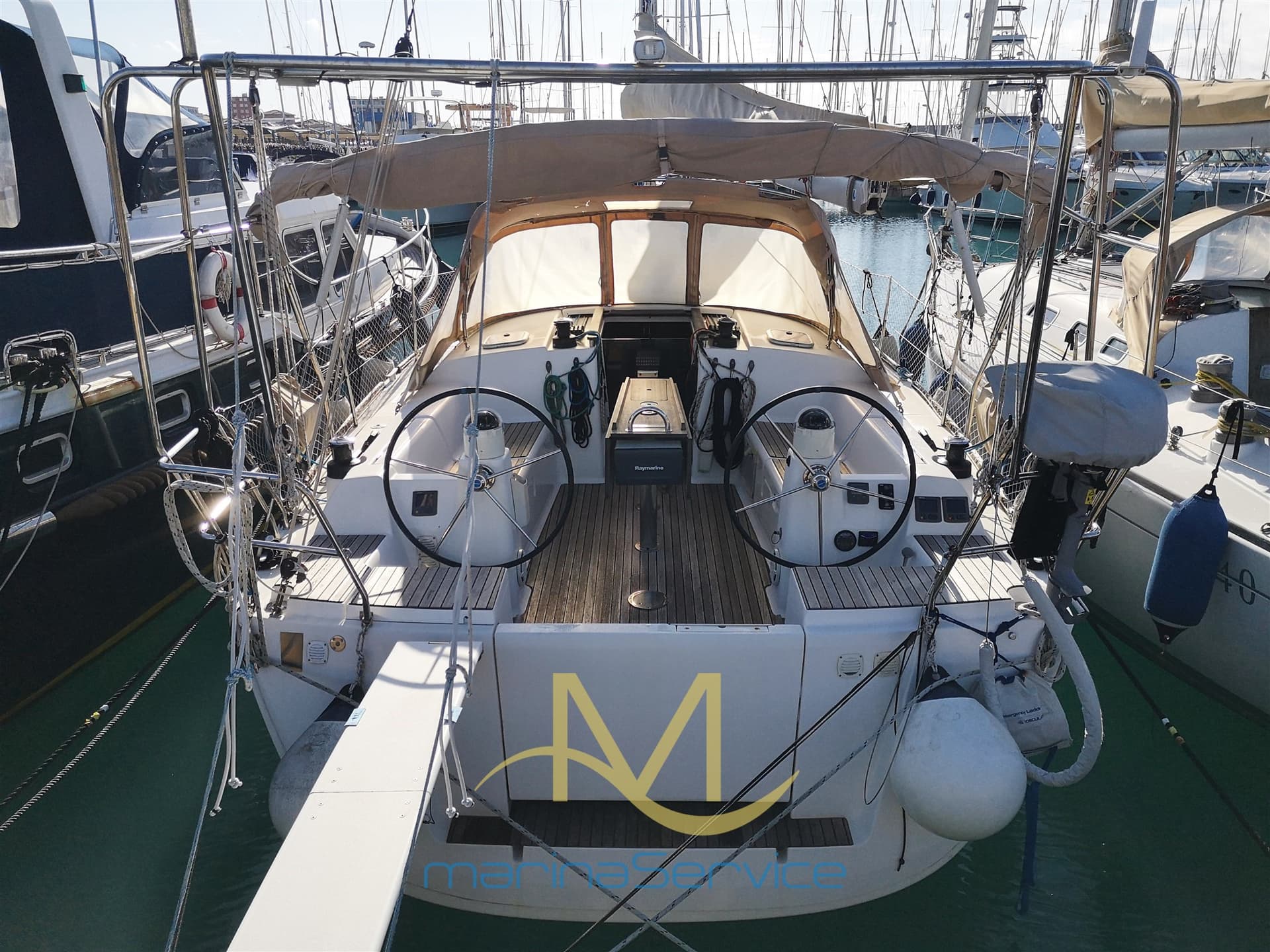 Dufour Yachts 375 Grand Large - Detail View 1 Dufour Yachts 375 Grand Large - Detail View 1