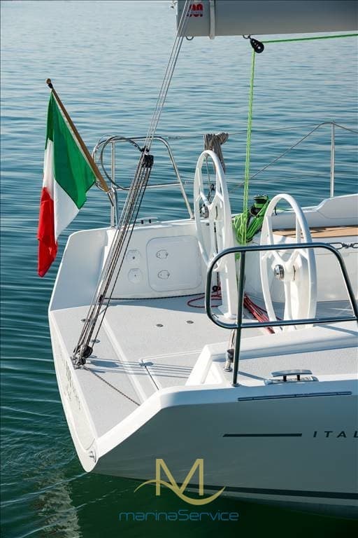Italia Yachts Italia 9.98 used - hero image 7