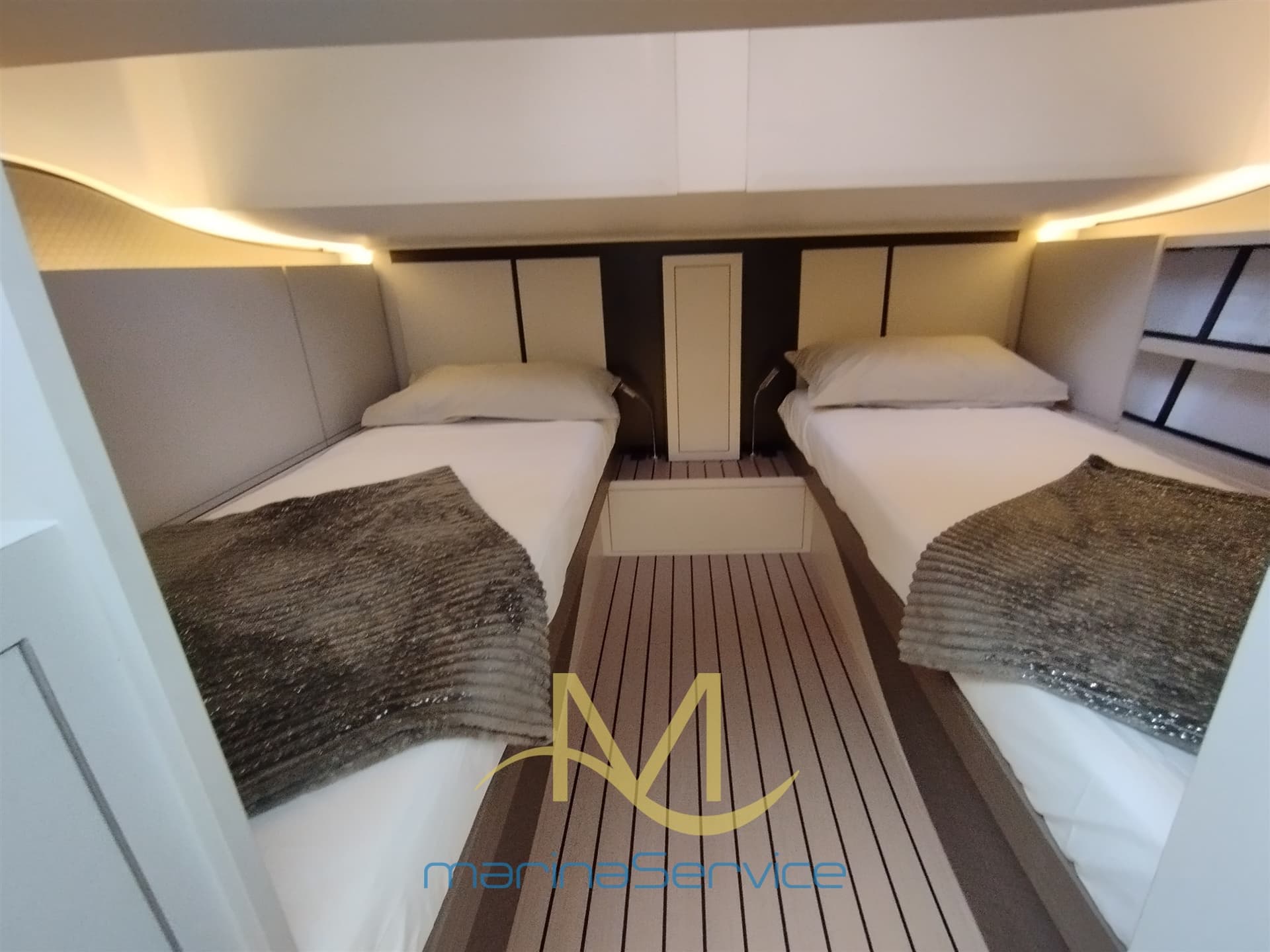 Italia Yachts IY 43 Veloce used - hero image 9