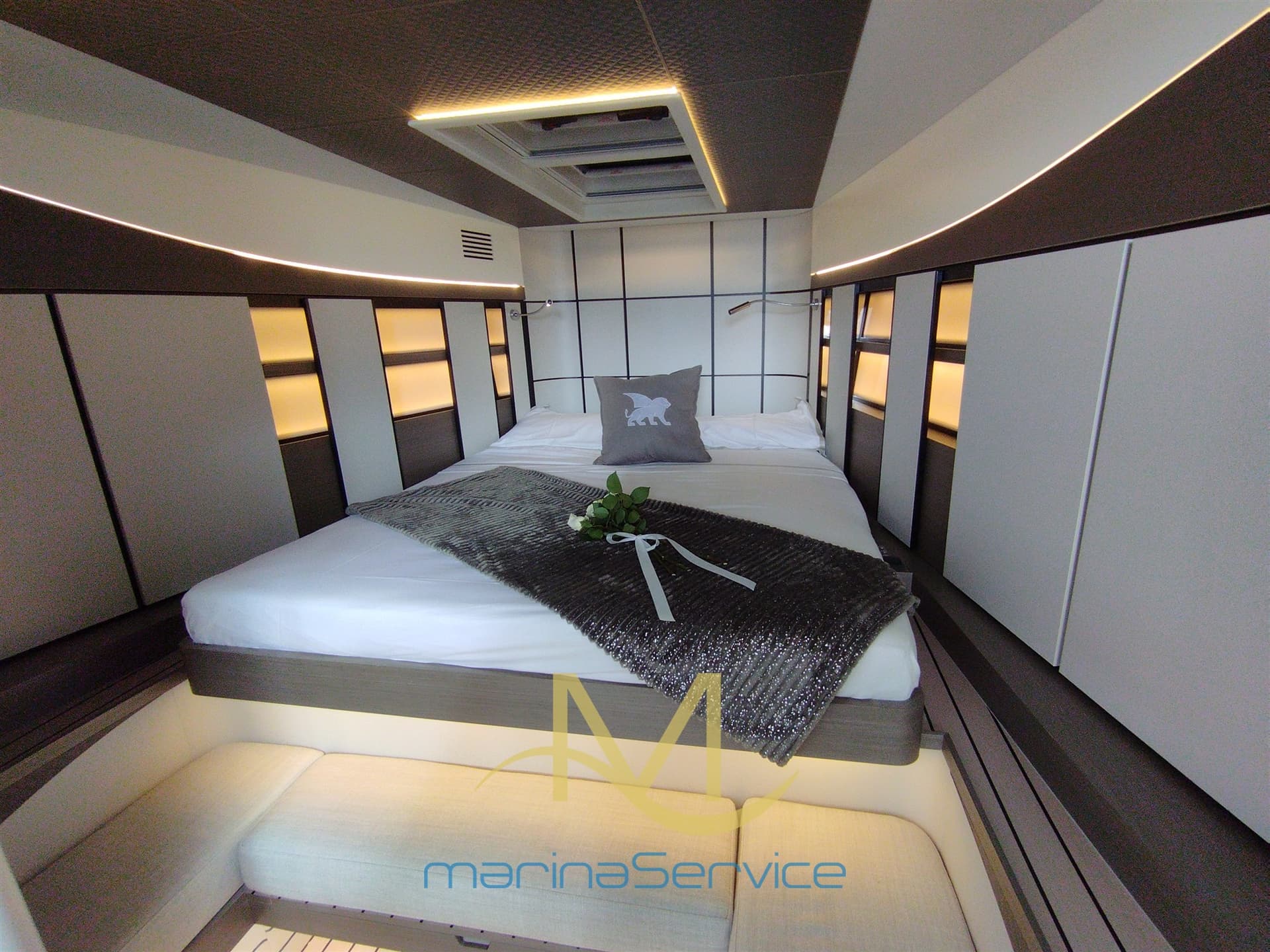 Italia Yachts IY 43 Veloce used - hero image 8