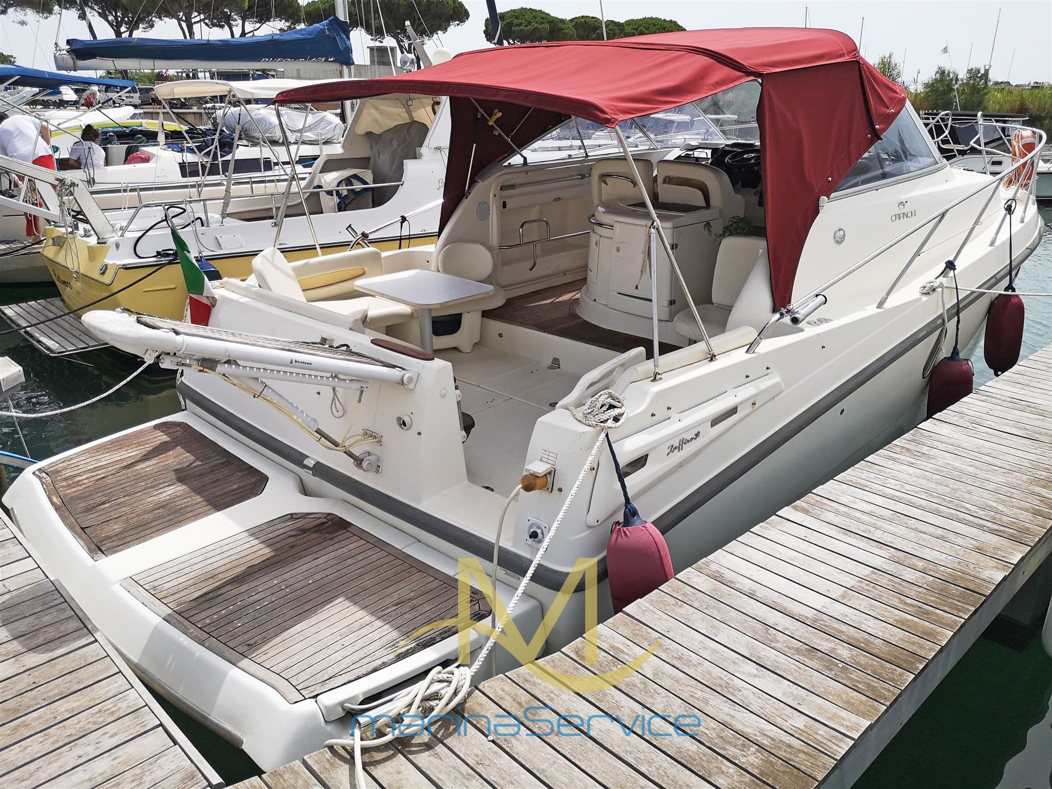 Cranchi Zaffiro 32 - Interior View Cranchi Zaffiro 32 - Interior View