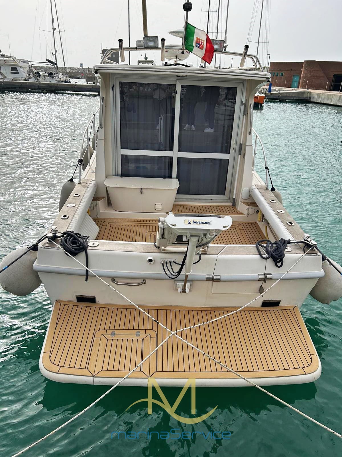 Plastik Space 310 Cruise - Detail View 1 Plastik Space 310 Cruise - Detail View 1