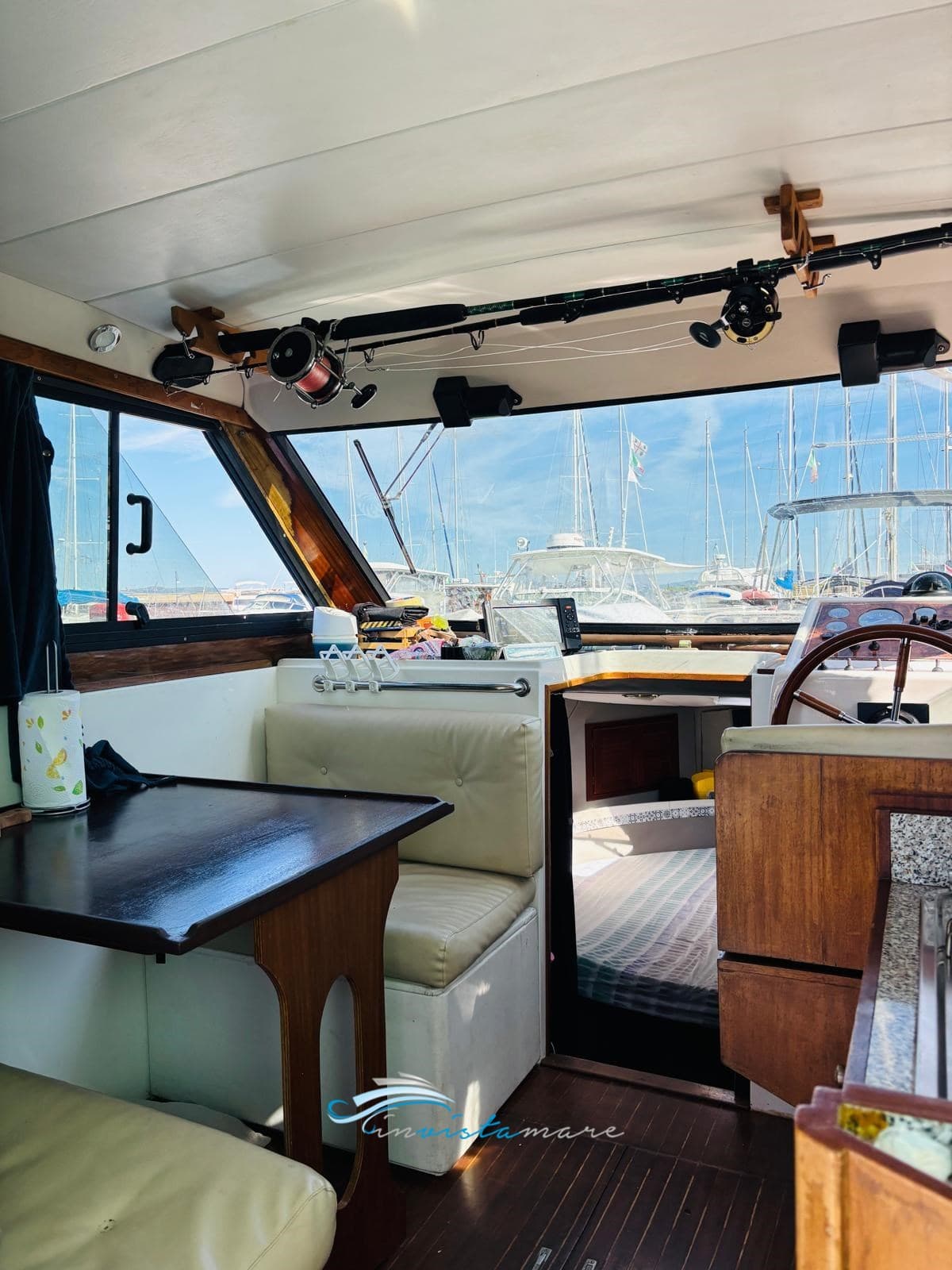 Plastik Space 290 Cruiser - Deck View Plastik Space 290 Cruiser - Deck View