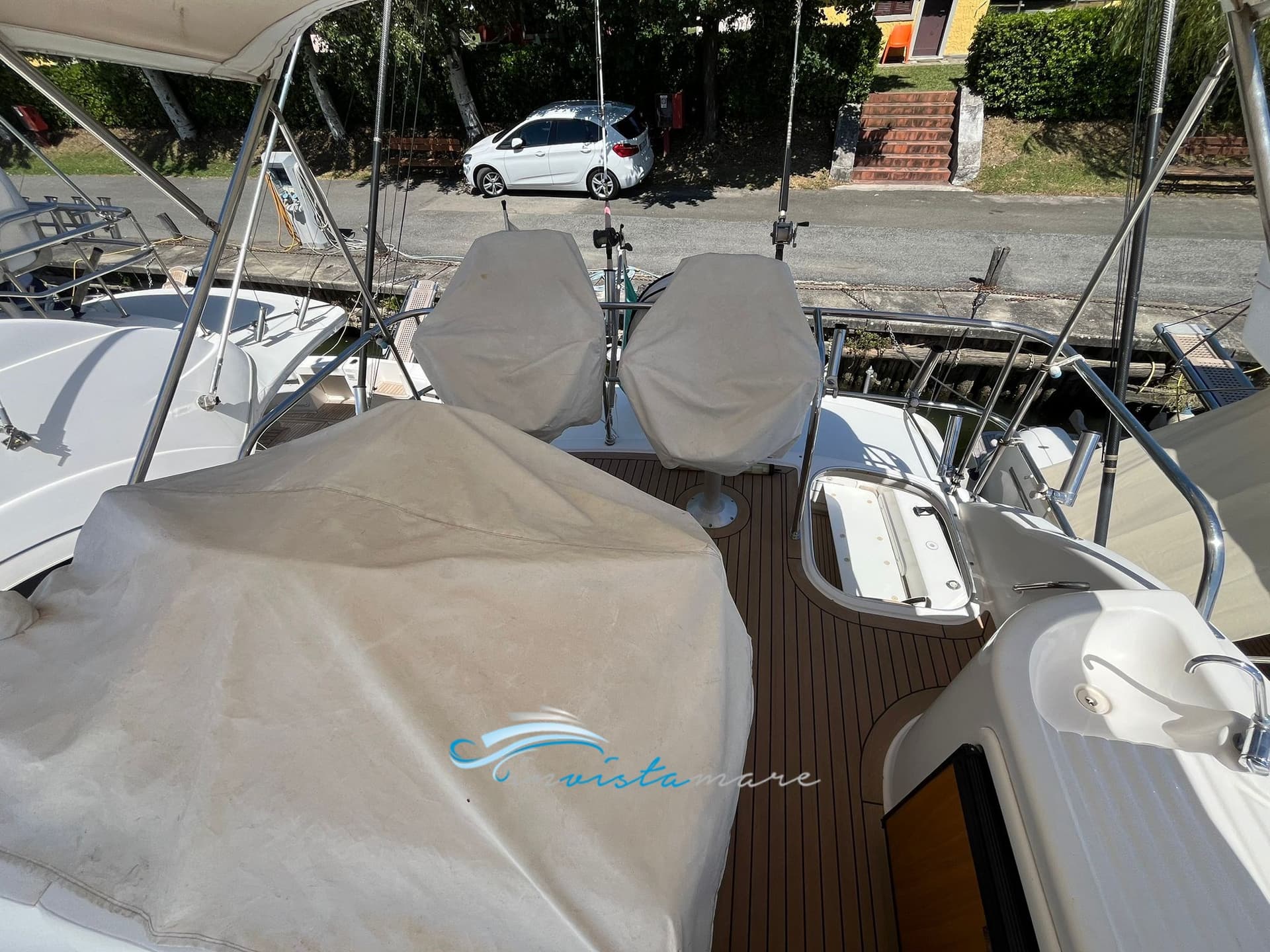 Riviera Marine 40 Flybridge used - detail 4