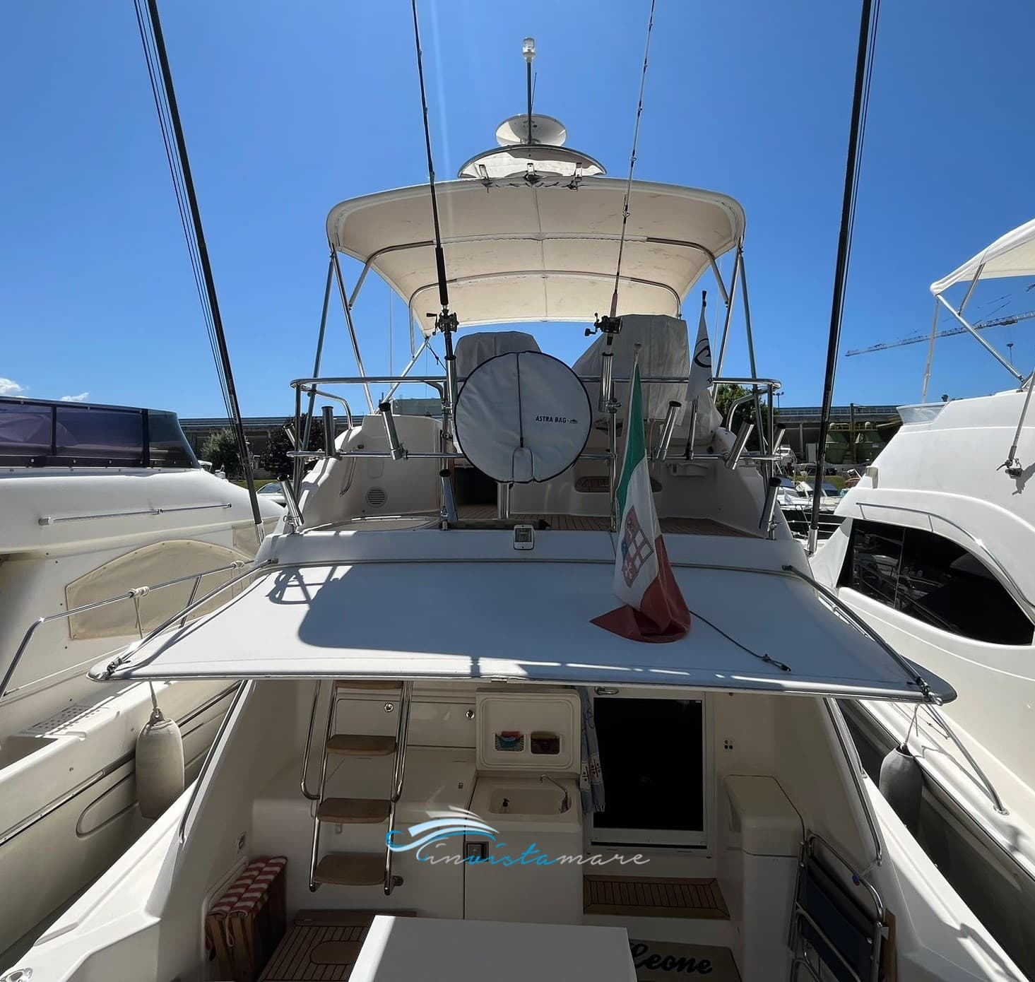Riviera Marine 40 Flybridge gebraucht - Detail 2