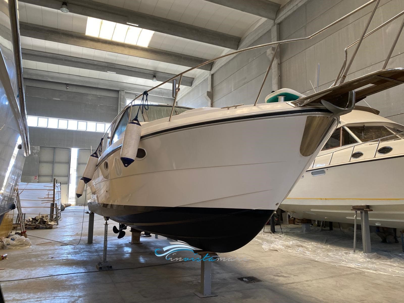 Rover Marine Rover 33 Open - Interior View Rover Marine Rover 33 Open - Interior View