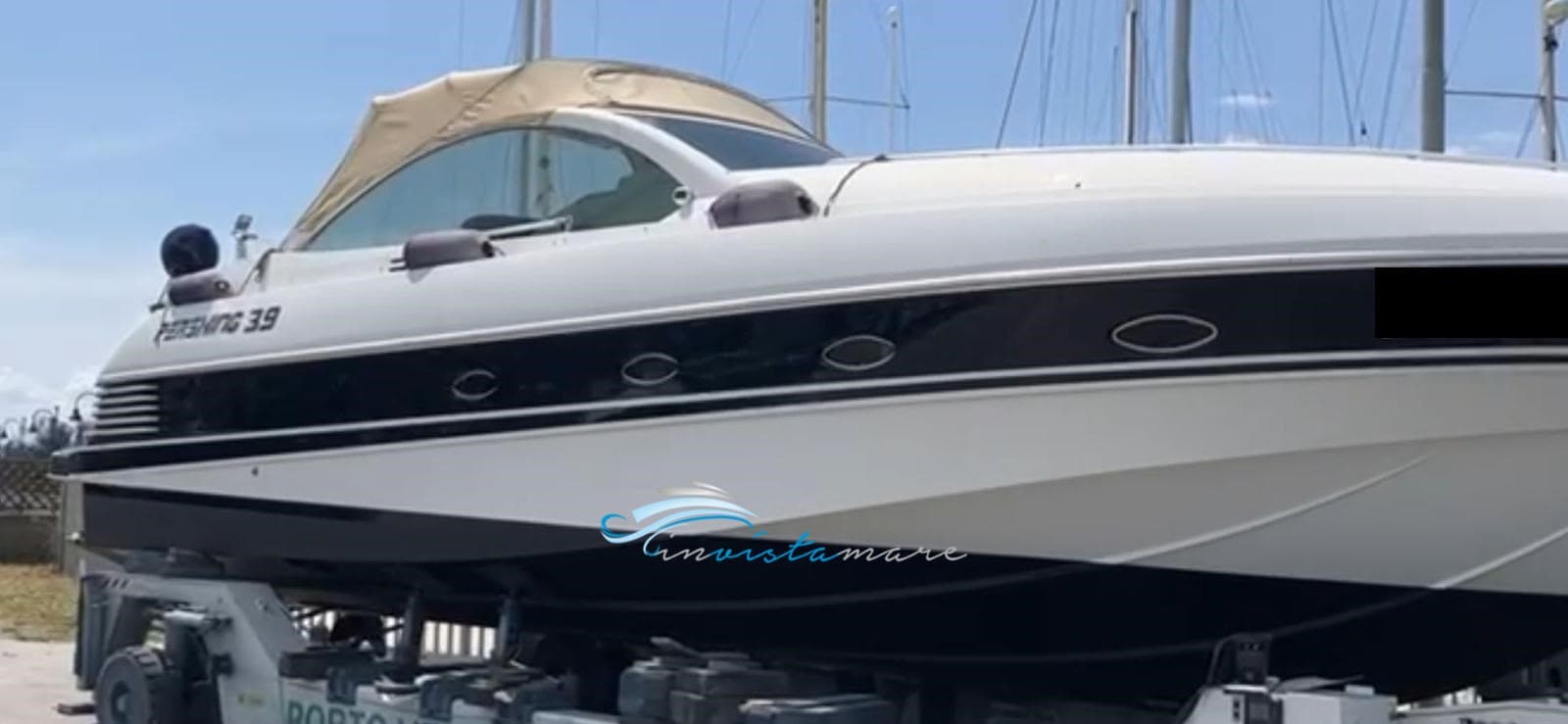 Cantieri dell'Adriatico Pershing 39 - Deck View Cantieri dell'Adriatico Pershing 39 - Deck View