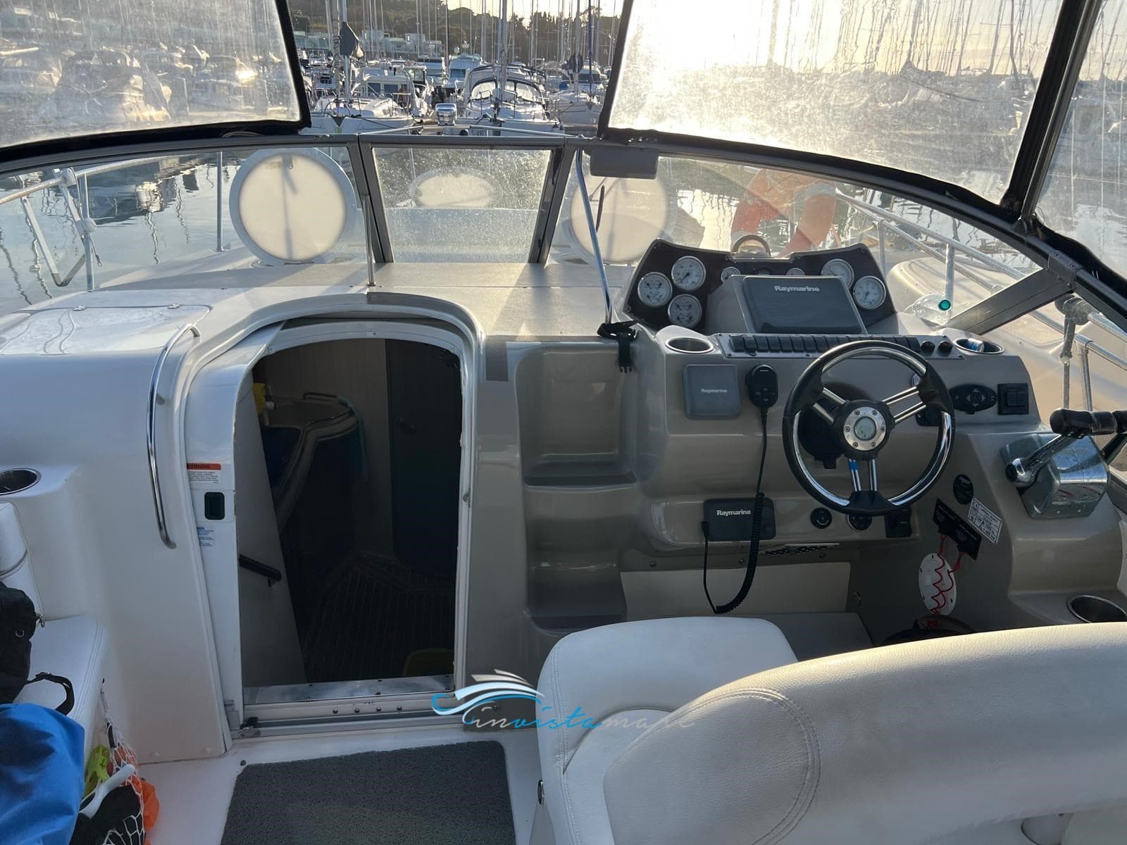 Larson Boats Cabrio 330 d'occasion - image hero 10