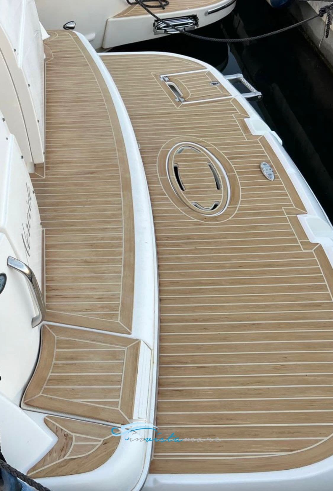 Larson Boats Cabrio 330 d'occasion - image hero 13