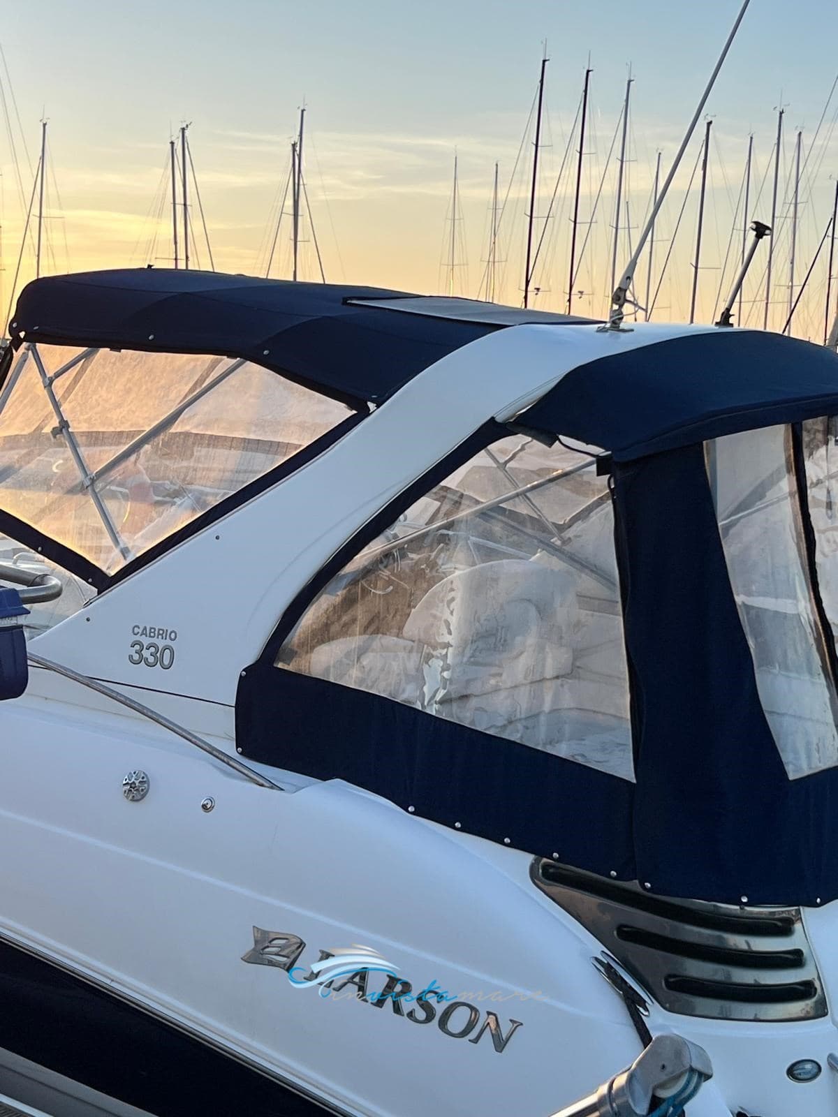 Larson Boats Cabrio 330 d'occasion - image hero 6