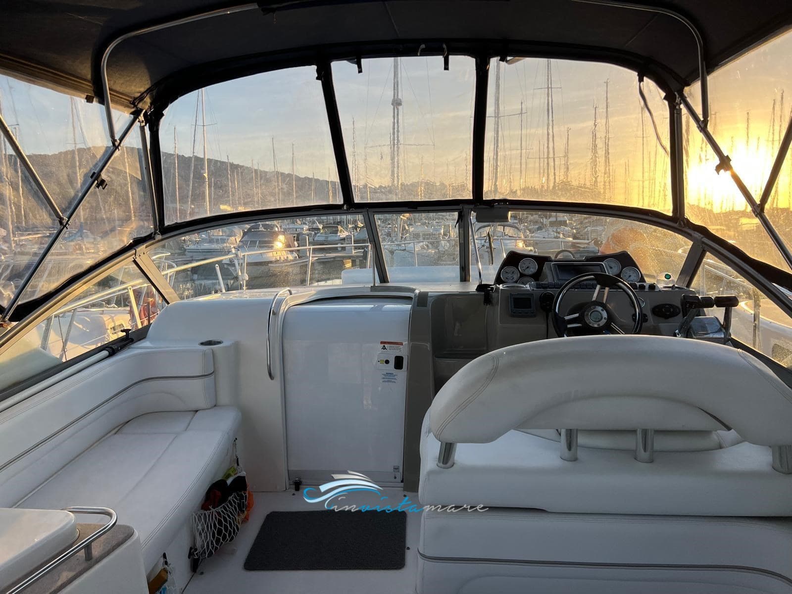 Larson Boats Cabrio 330 d'occasion - image hero 11