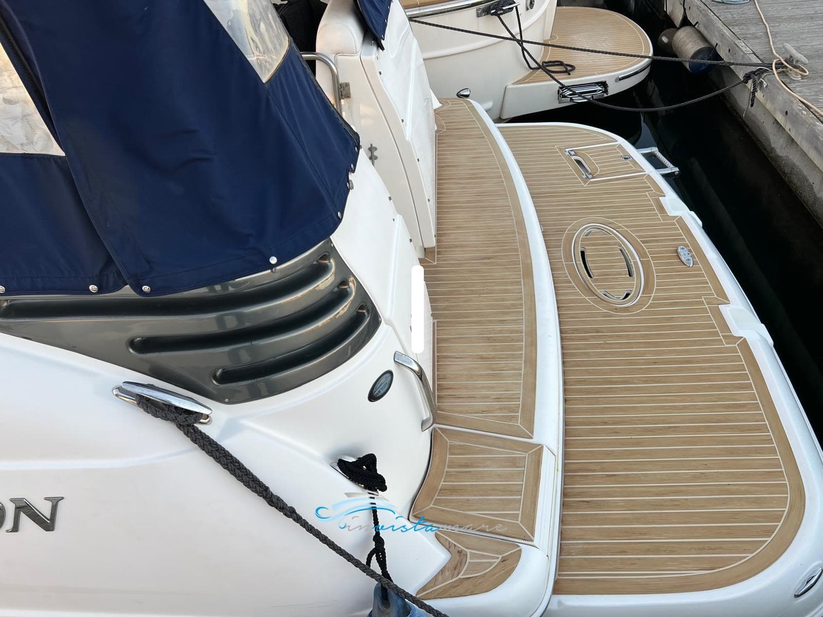Larson Boats Cabrio 330 d'occasion - image hero 14