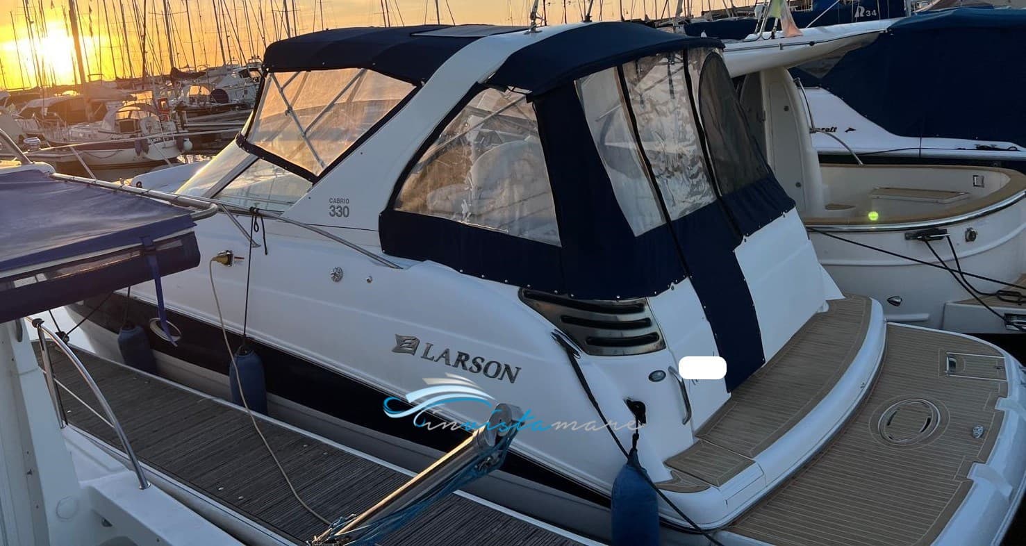 Larson Boats Cabrio 330 d'occasion - image hero 5