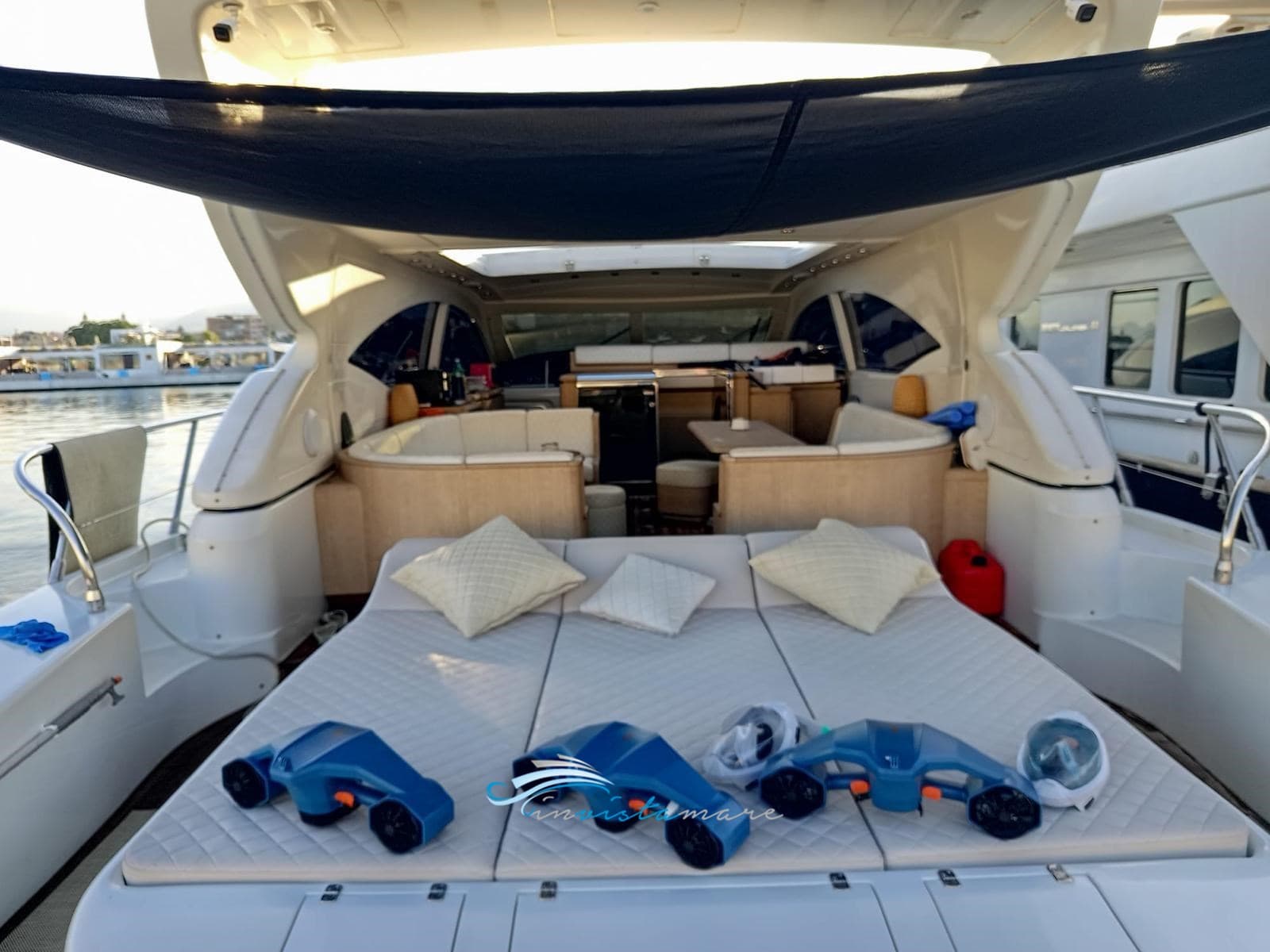 Overmarine Mangusta 72 HT d'occasion - image hero 9
