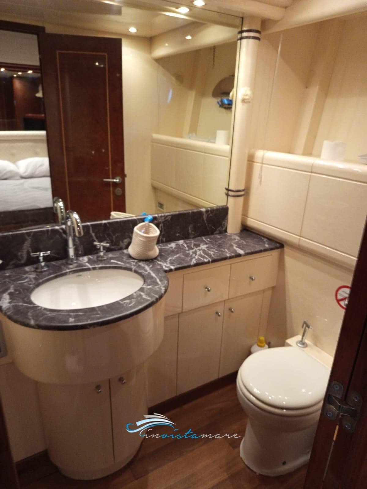 Overmarine Mangusta 72 HT d'occasion - image hero 24