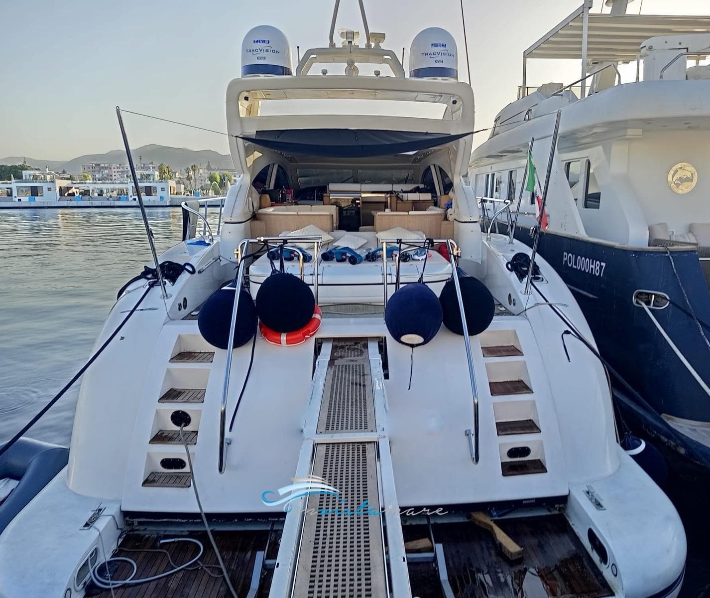 Overmarine Mangusta 72 HT d'occasion - image hero 8