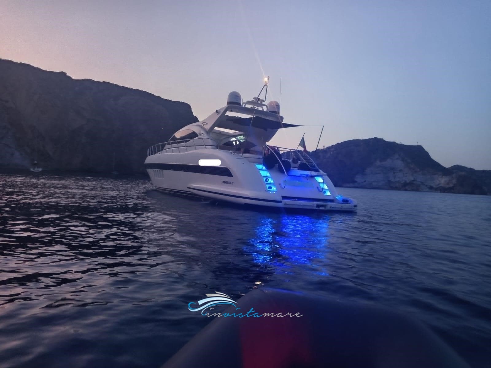 Overmarine Mangusta 72 HT d'occasion - image hero 5