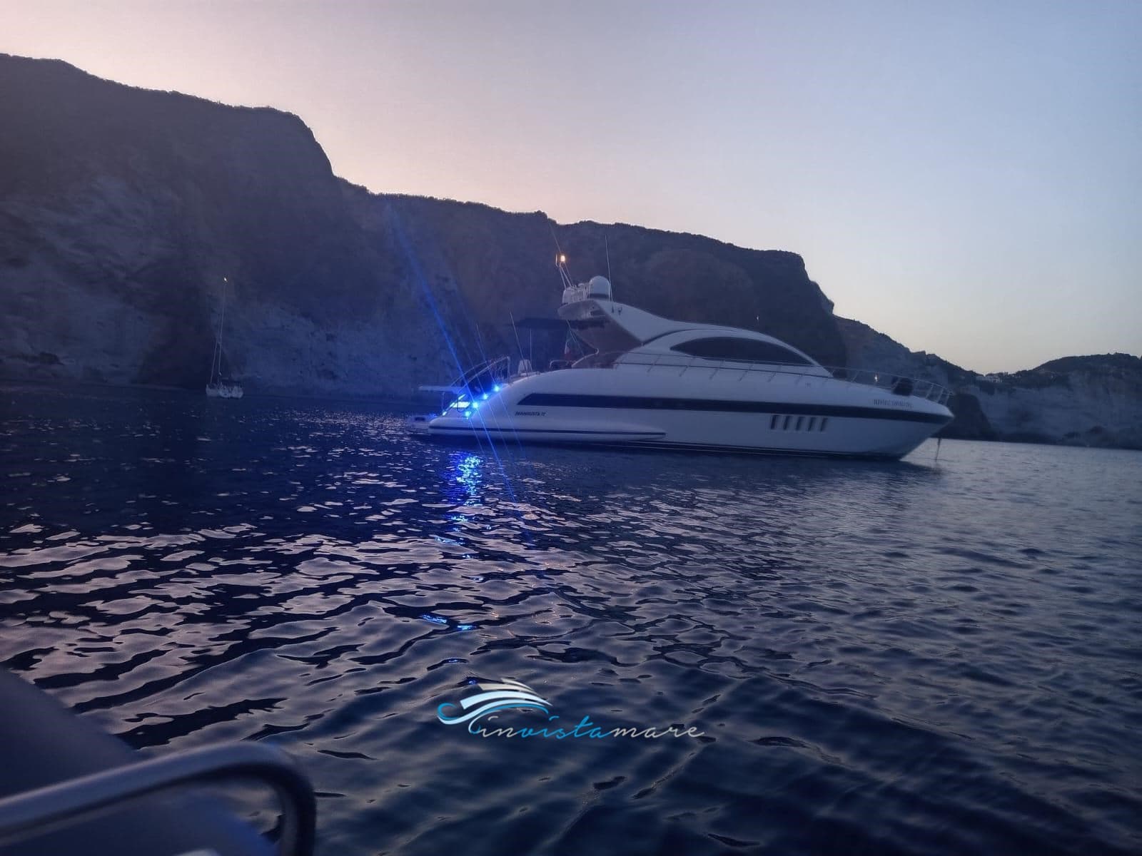 Overmarine Mangusta 72 HT d'occasion - image hero 4