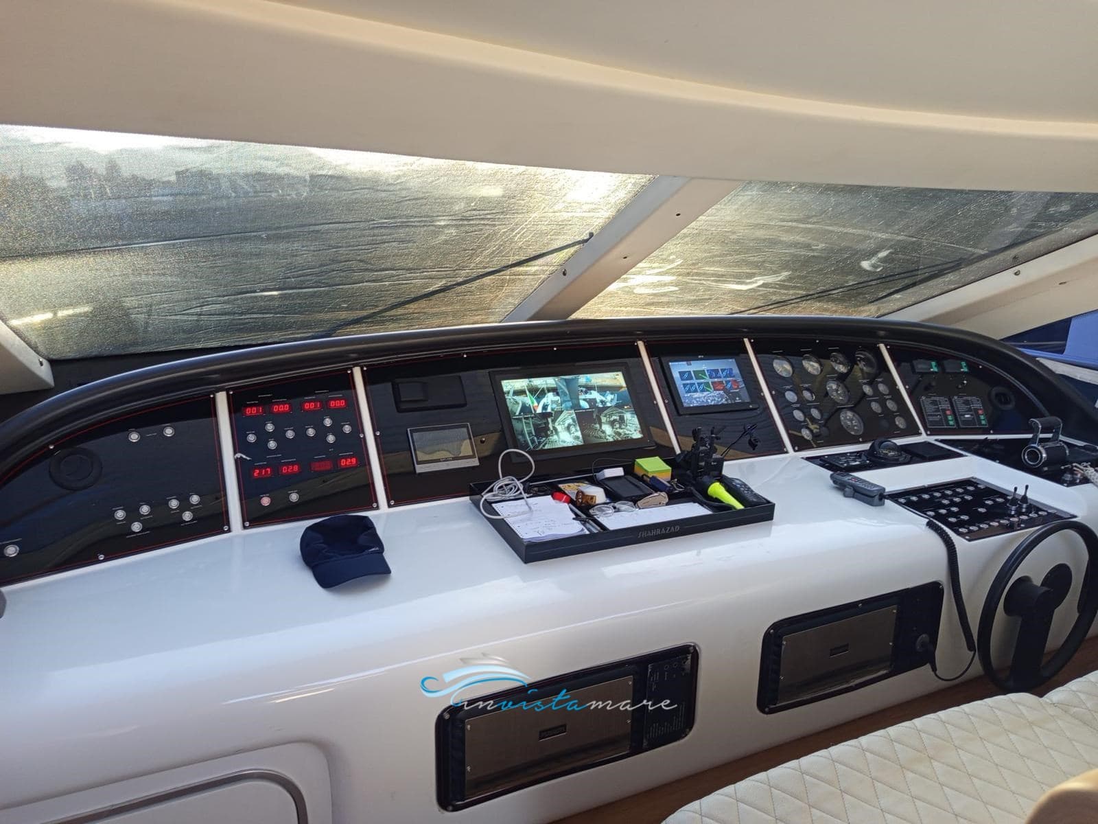Overmarine Mangusta 72 HT d'occasion - image hero 14