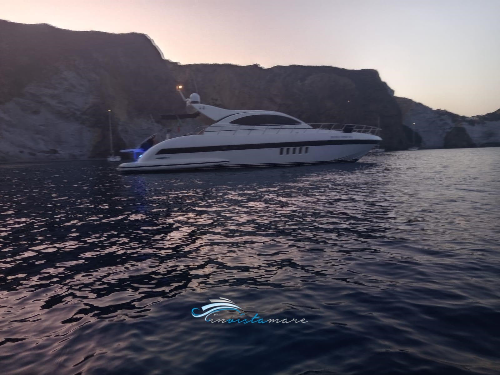Overmarine Mangusta 72 HT d'occasion - image hero 2