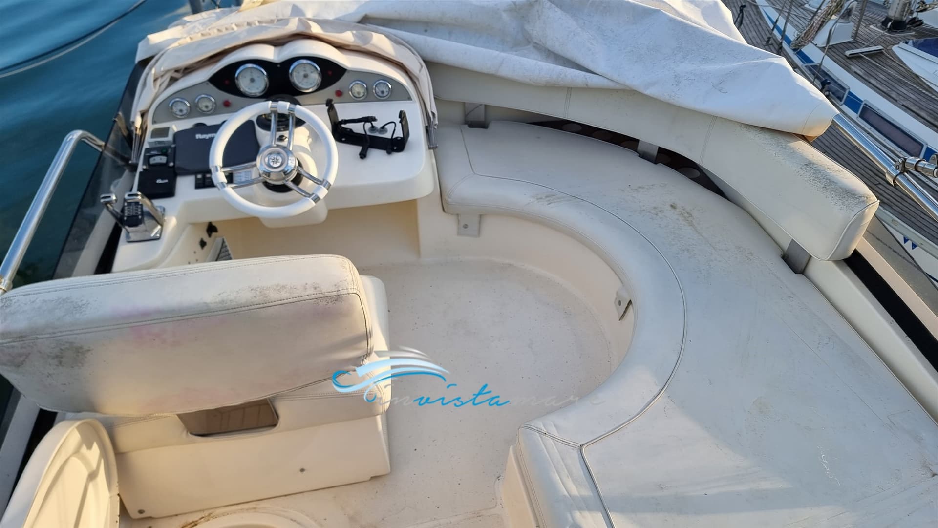 Intermare Intermare 33 - Deck View Intermare Intermare 33 - Deck View