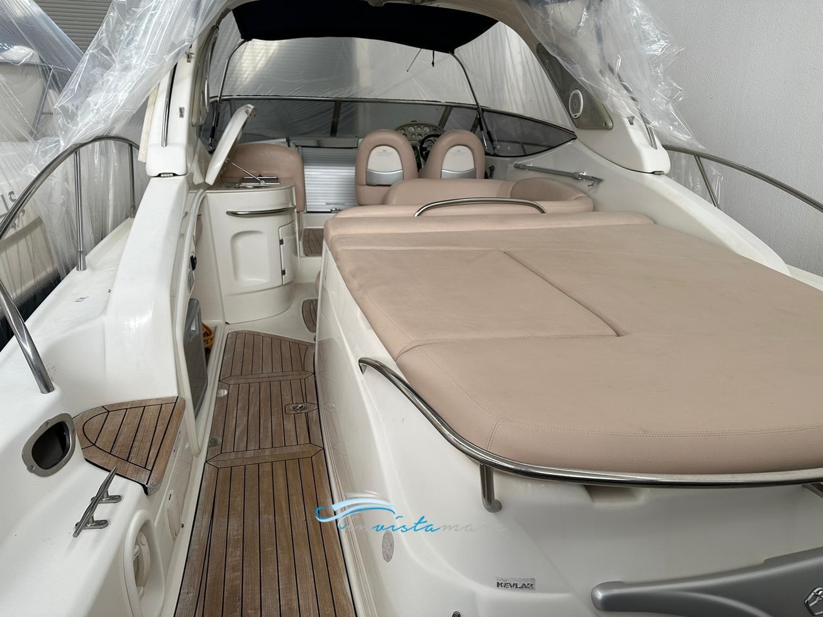 Cranchi Endurance 41 - Interior View Cranchi Endurance 41 - Interior View