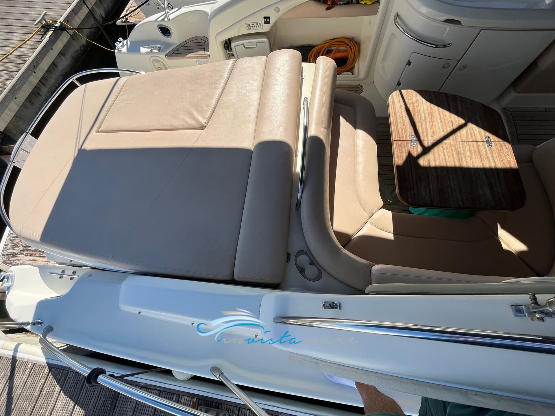 Cranchi Endurance 41 - Deck View Cranchi Endurance 41 - Deck View