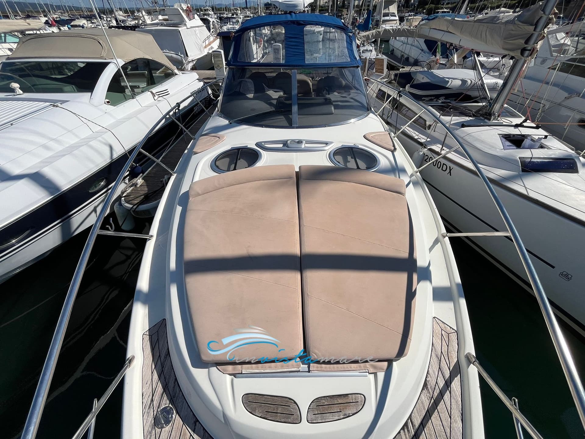 Cranchi Endurance 41 - Detail View 1 Cranchi Endurance 41 - Detail View 1