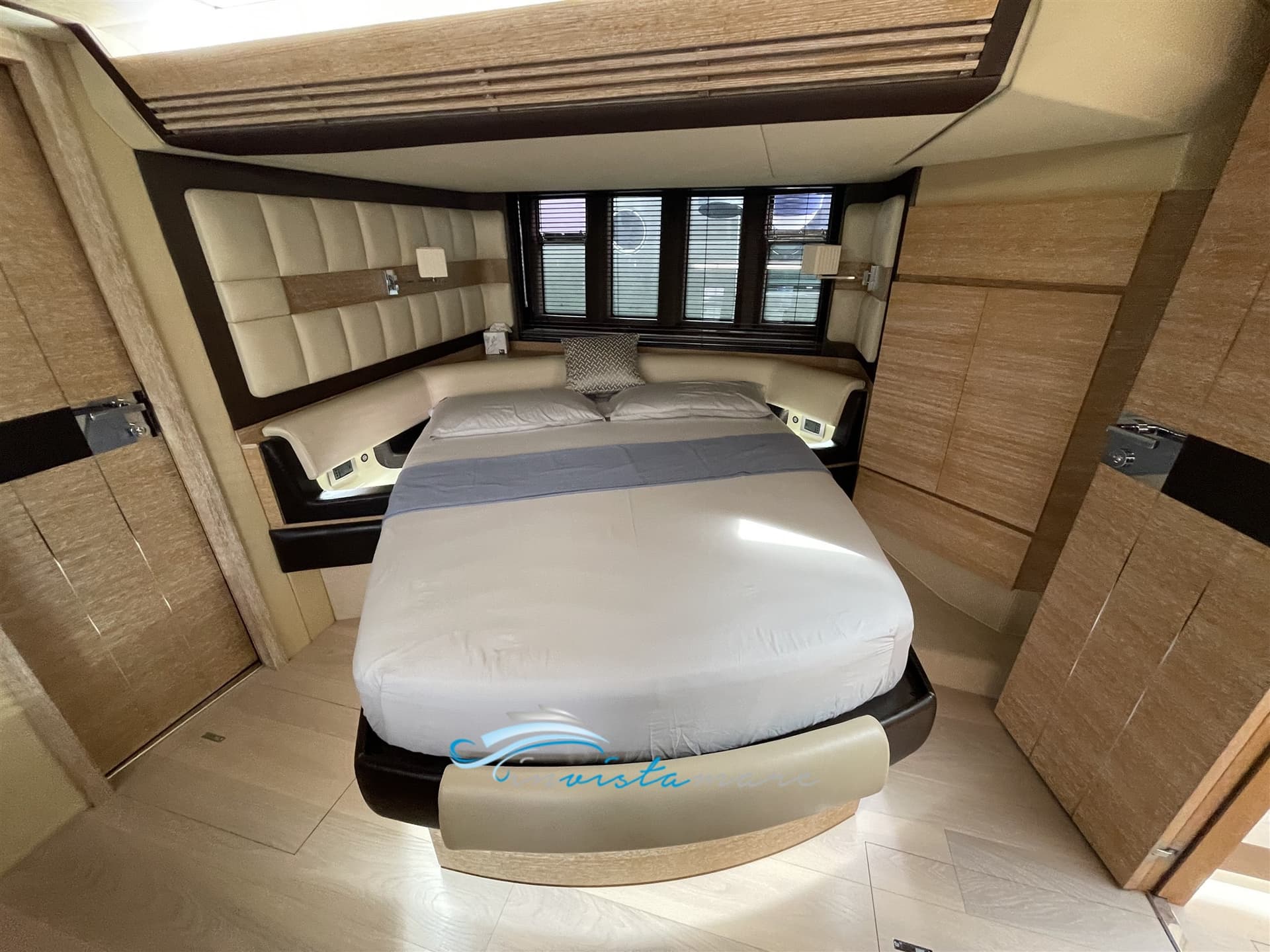 Azimut 64 Flybridge usato - foto hero 18