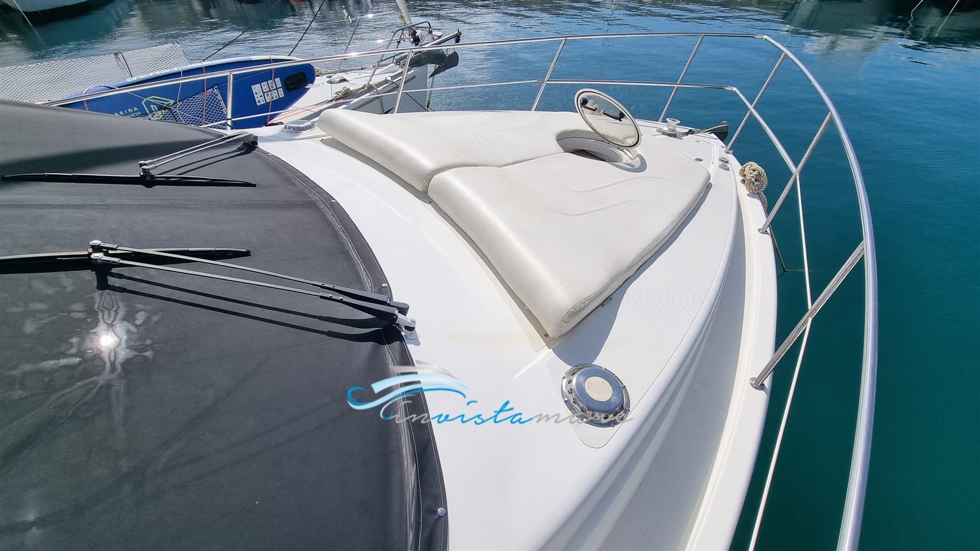 Azimut 42 Fly - Deck View Azimut 42 Fly - Deck View