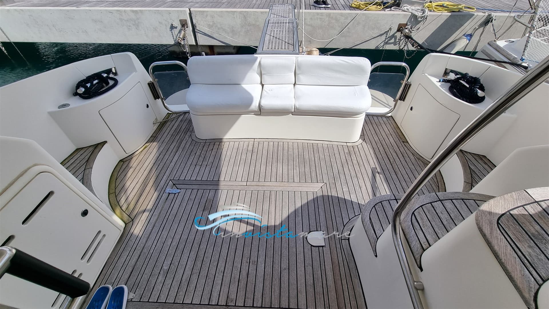 Azimut 42 Fly - Interior View Azimut 42 Fly - Interior View