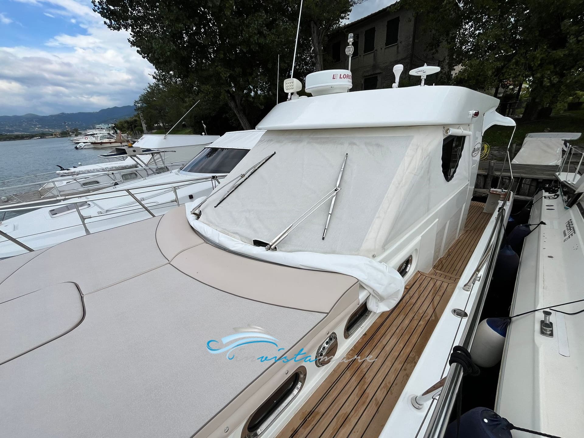 Blue Navy Blue Navy 430 Cruiser - Deck View Blue Navy Blue Navy 430 Cruiser - Deck View