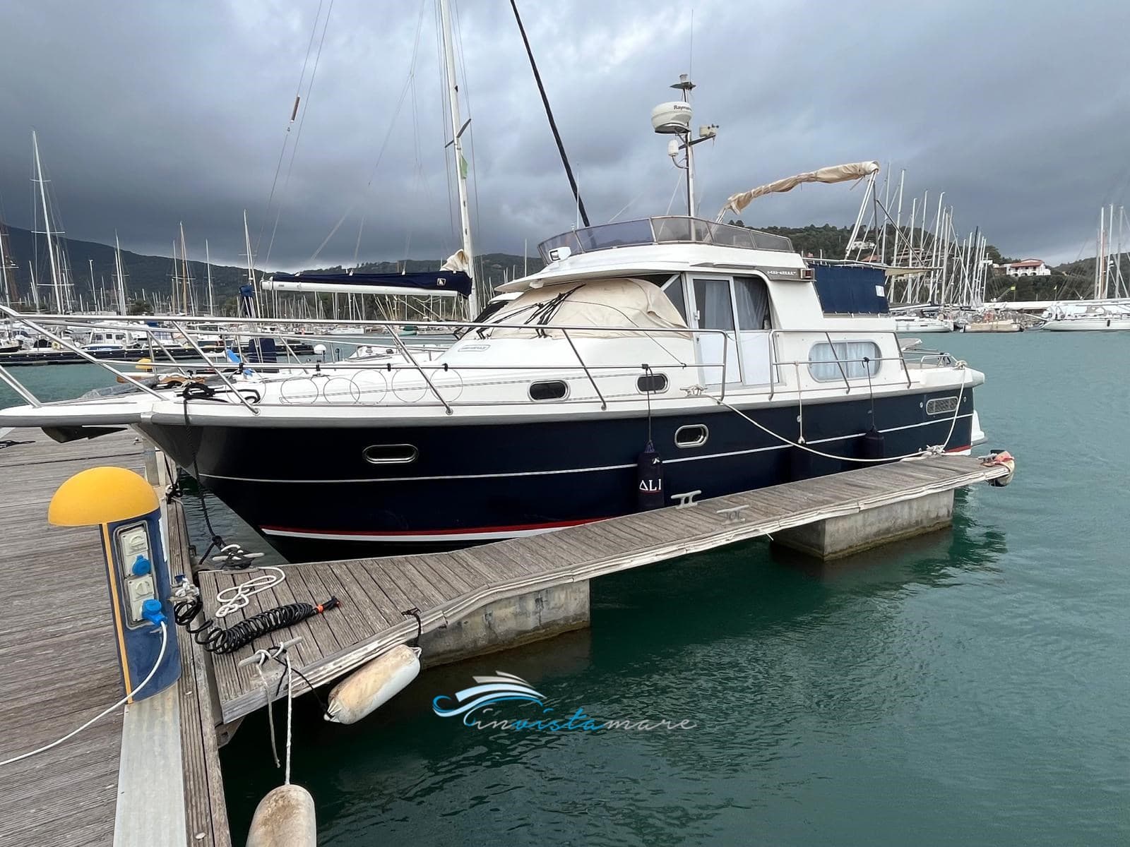 Nimbus 370 Coupe - Main View Nimbus 370 Coupe - Main View