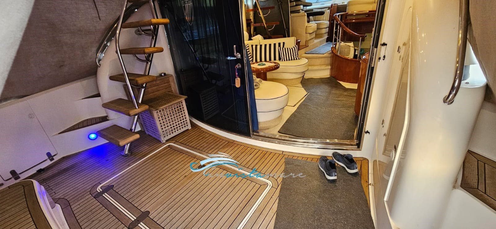 Fairline Squadron 55 - Detail View 1 Fairline Squadron 55 - Detail View 1