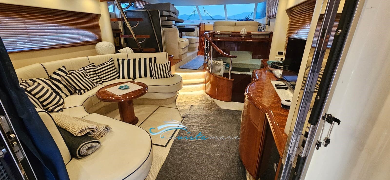 Fairline Squadron 55 - Interior View Fairline Squadron 55 - Interior View