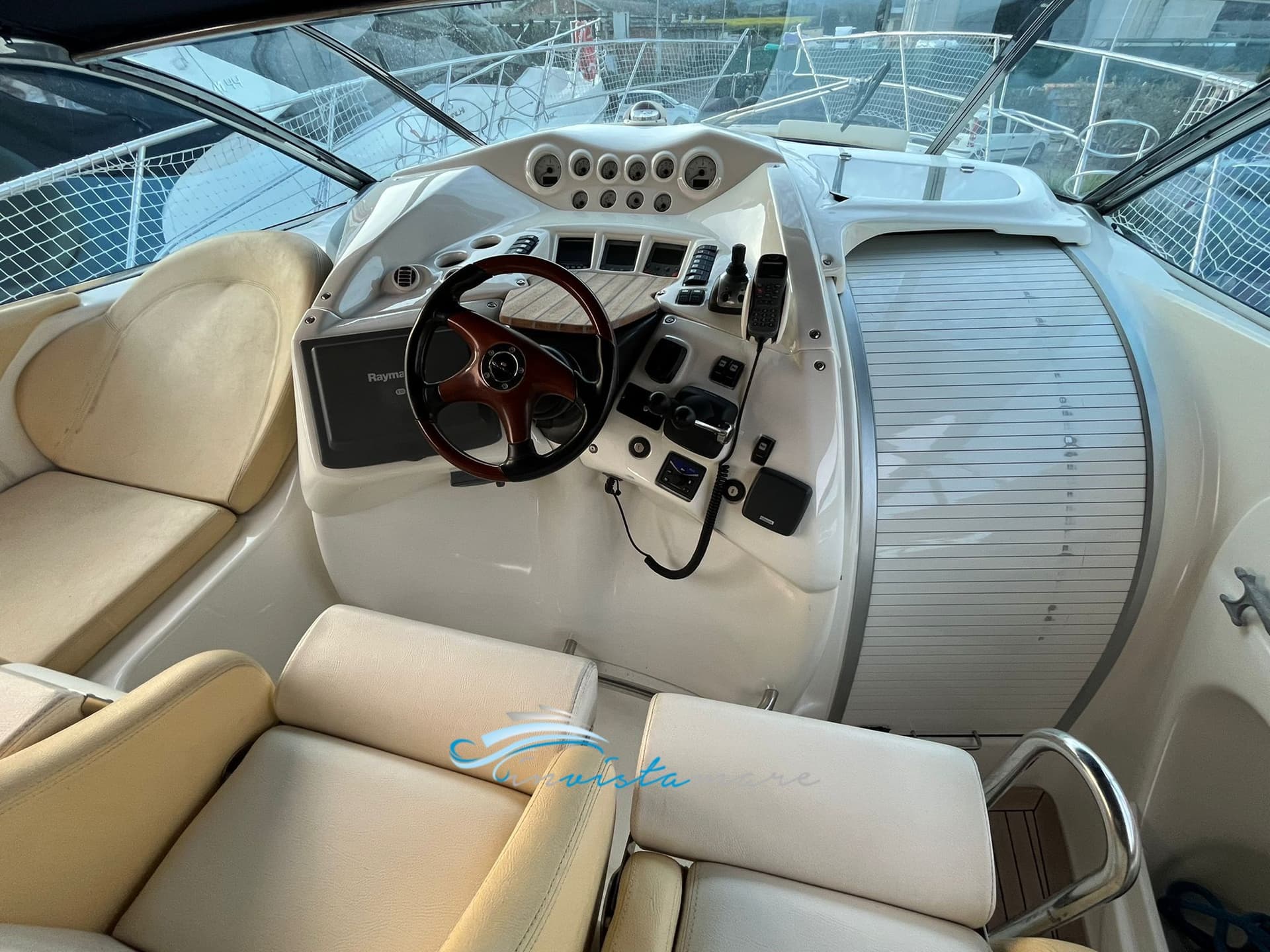 Cranchi Mediterranee 43 Open - Deck View Cranchi Mediterranee 43 Open - Deck View