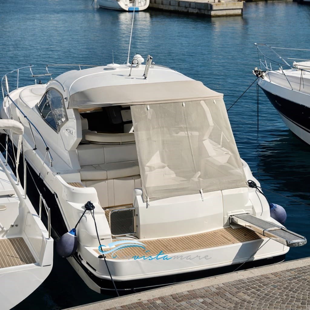 Manò Marine M 35 - Detail View 1 Manò Marine M 35 - Detail View 1