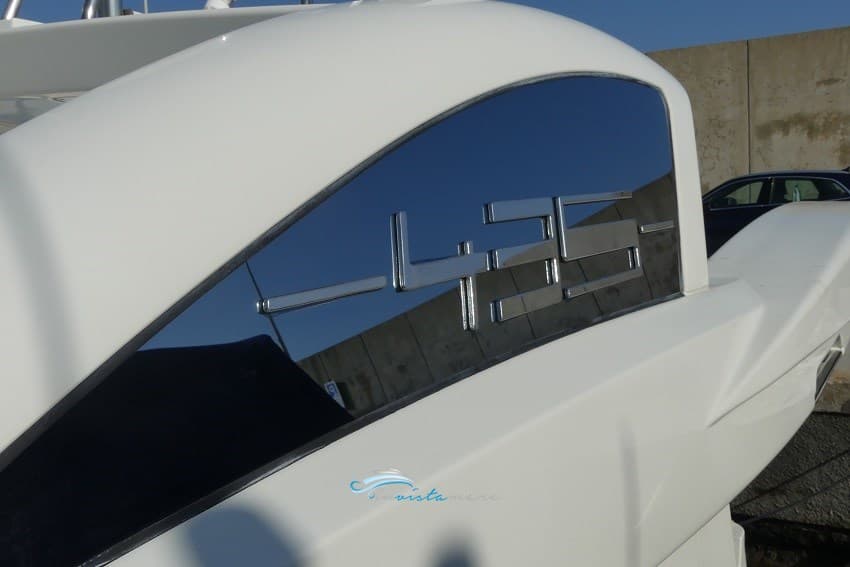 Azimut 43s - Deck View Azimut 43s - Deck View