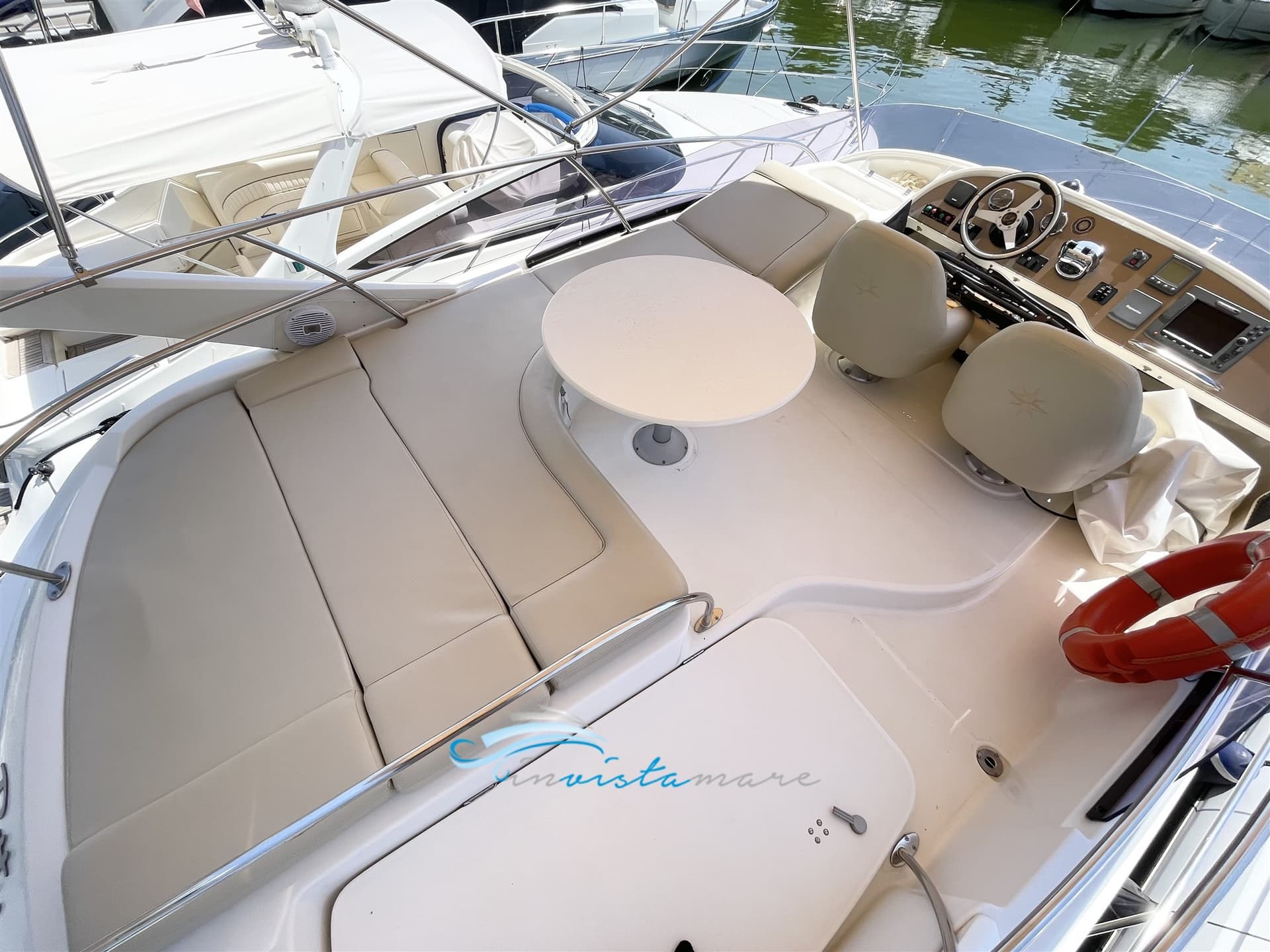 Jeanneau Prestige 42 Fly - Deck View Jeanneau Prestige 42 Fly - Deck View