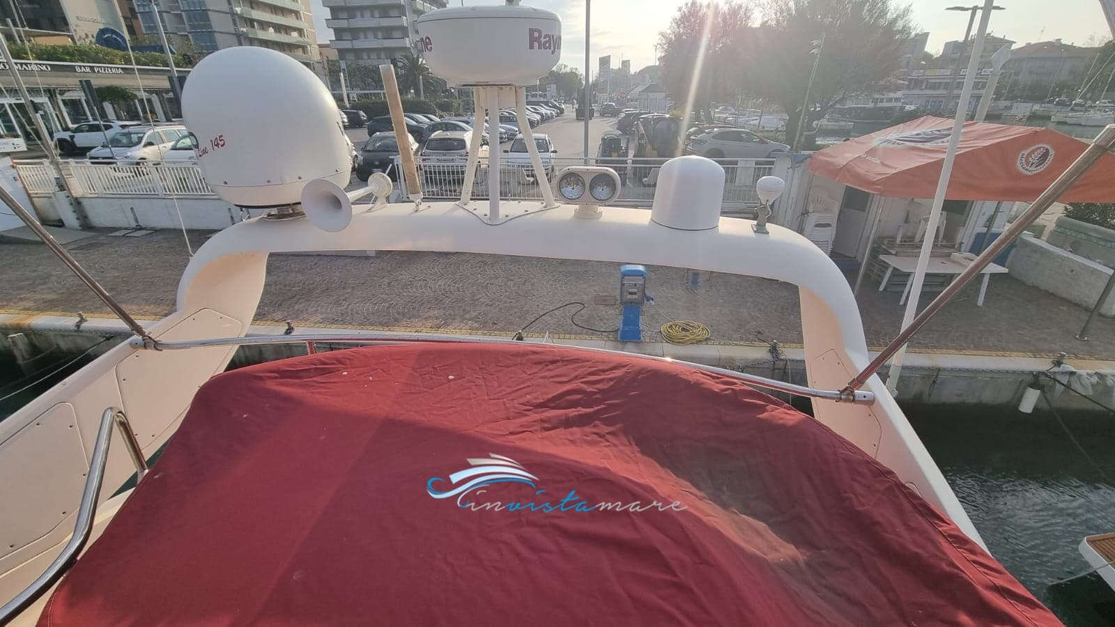 Aicon Aicon 52 - Deck View Aicon Aicon 52 - Deck View