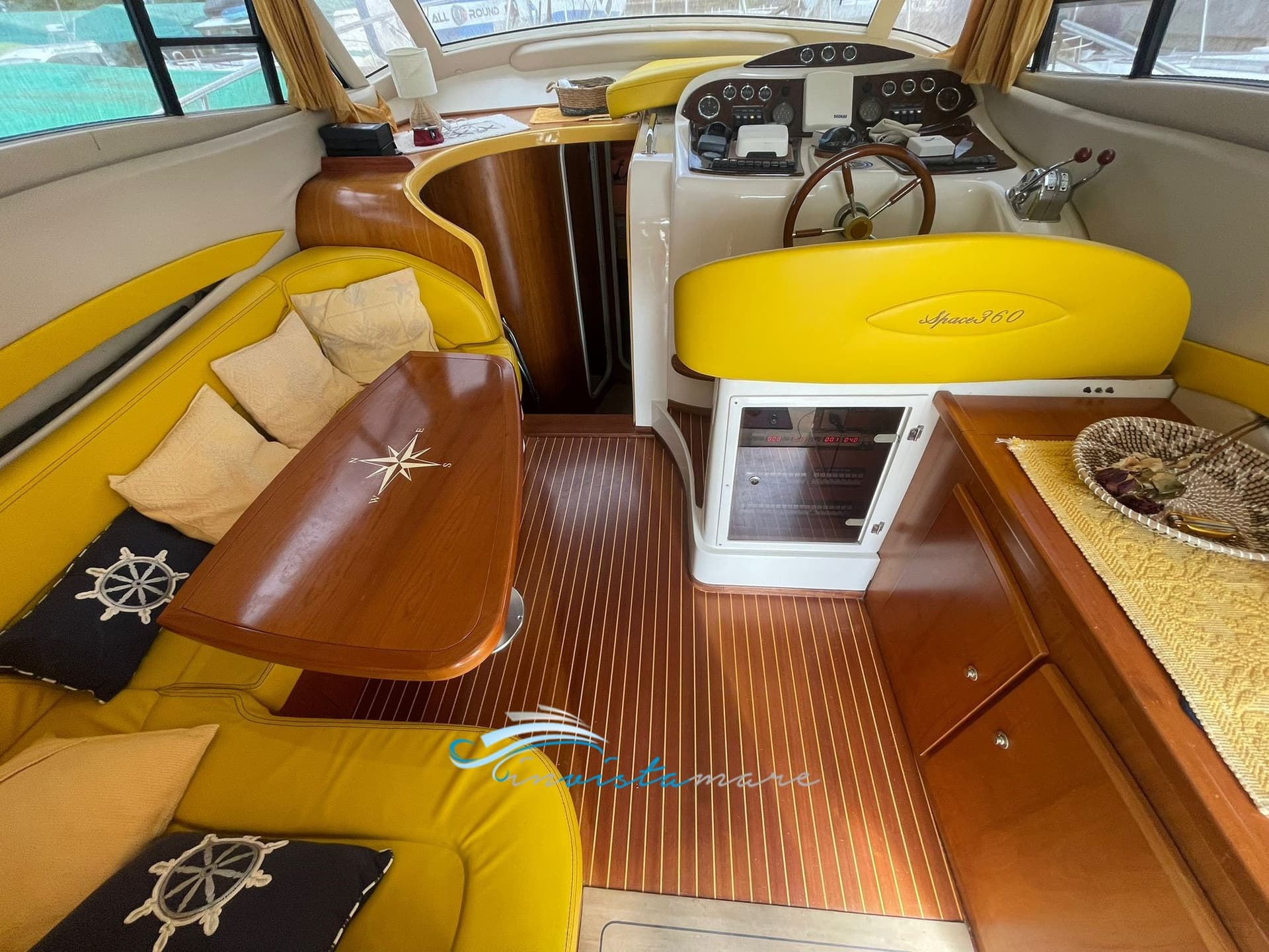 Plastik Space 360 Fly - Deck View Plastik Space 360 Fly - Deck View