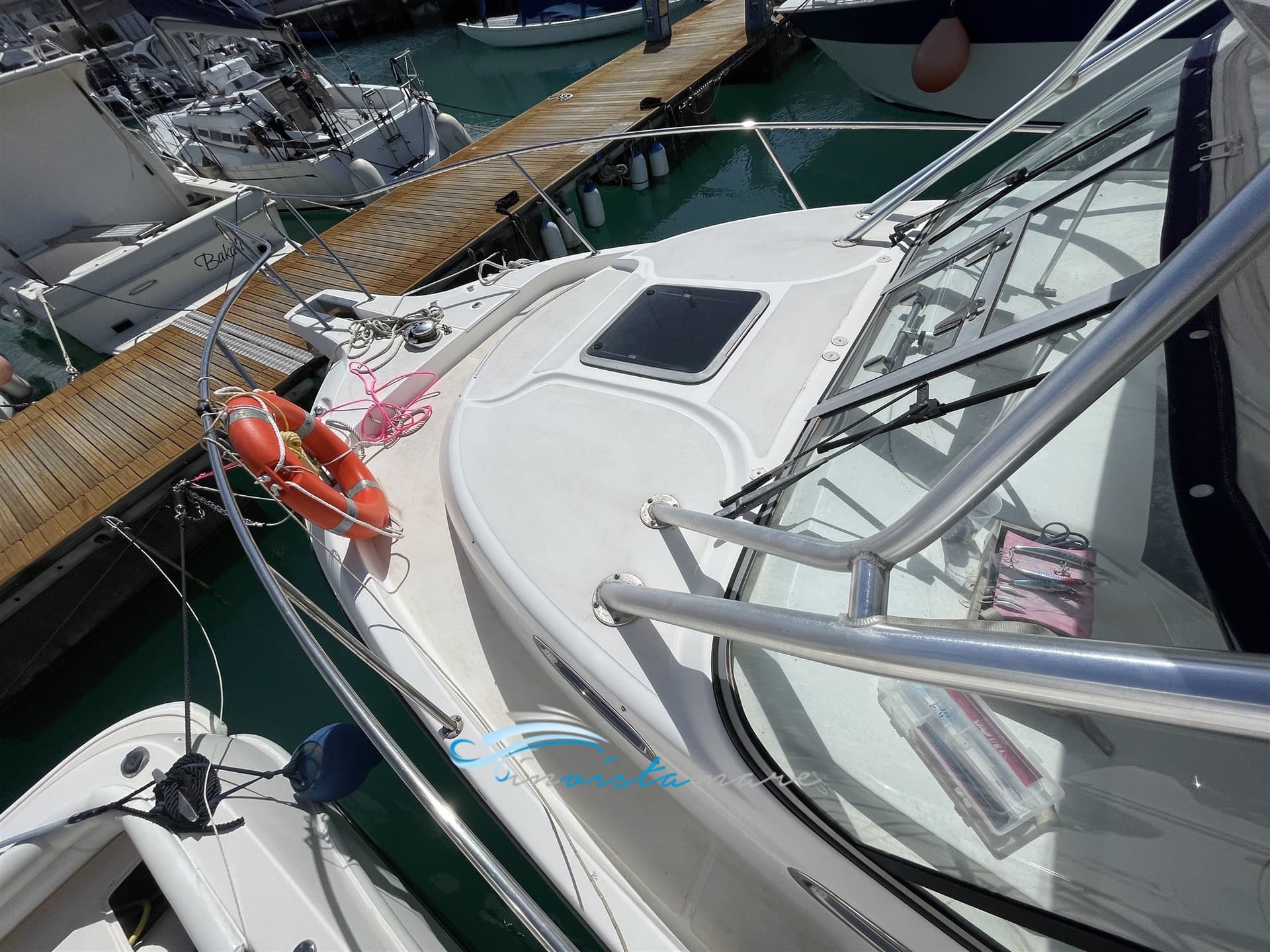 Boston Whaler Boston 305 Conquest - Detail View 1 Boston Whaler Boston 305 Conquest - Detail View 1